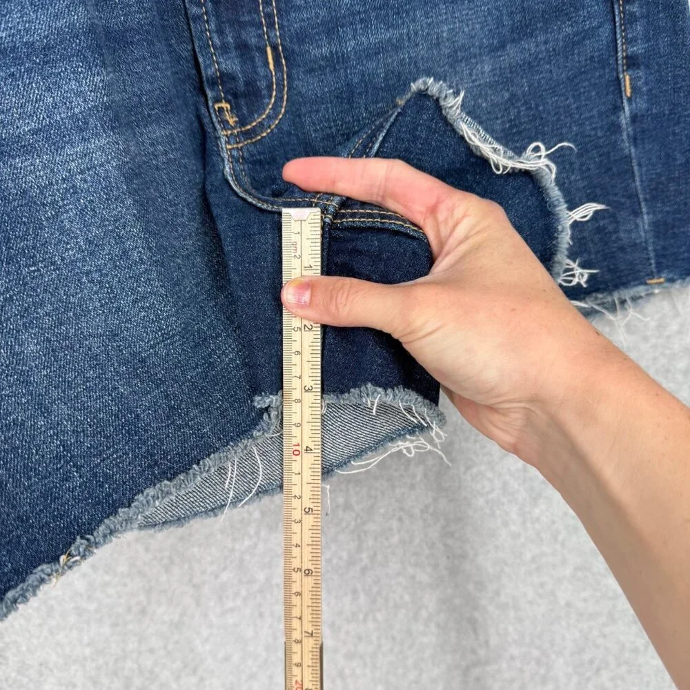 Old Navy Womens OG Straight High Rise Denim Cut Off Shorts Size 8 Blue NEW - Picture 11 of 11